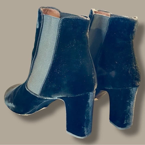 Tabitha Simmons ‘Kiki’ Black Velvet Ankle Boots Size 41 = U.S. Size 11 - Picture 7 of 16